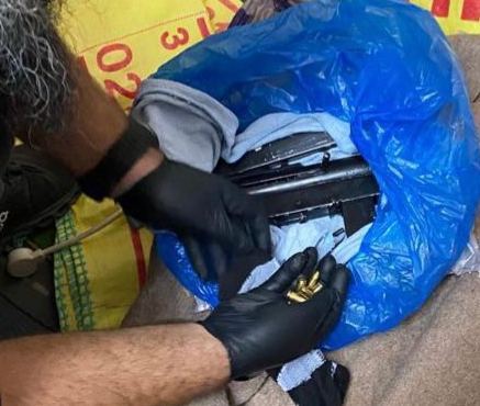 القدس : اعتقال شاب من شعفاط بحيازة السلاح
